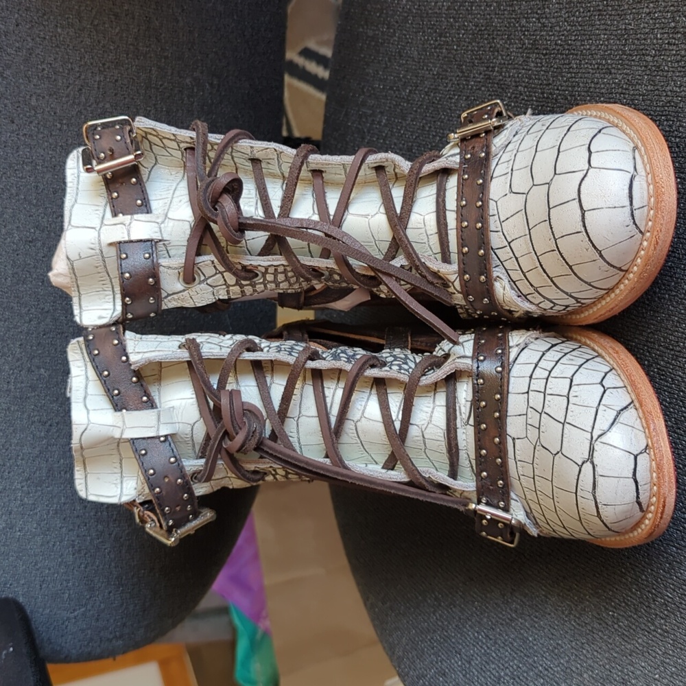 Freebird Cheyenne Size 9 but fits like an 8